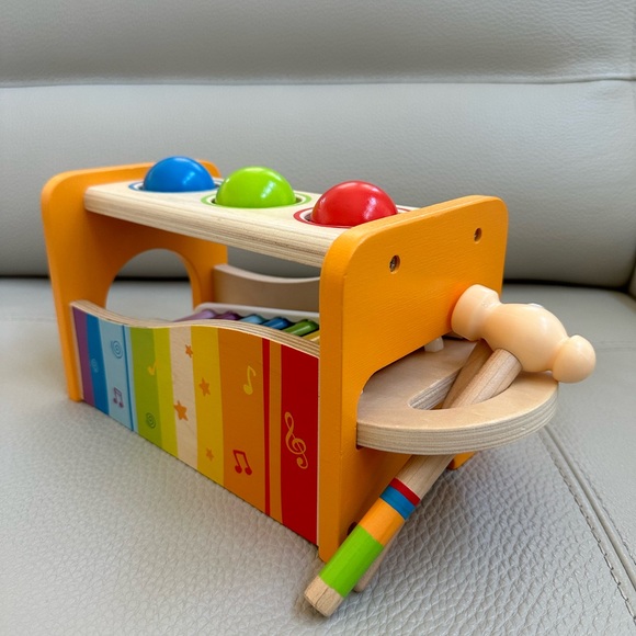*SOLD* Hape Pound & Tap Bench with Slide Out Xylophone - Award Winning - Picture 2 of 2